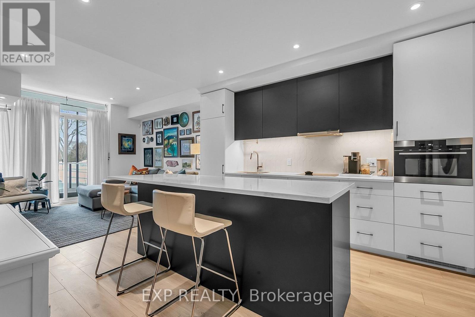 Photo 1 of 102 741 King Street W, Kitchener ON