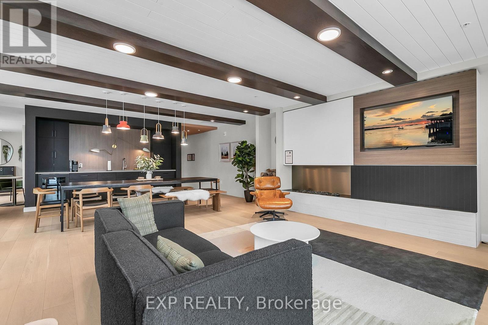 Photo 31 of 102 741 King Street W, Kitchener ON