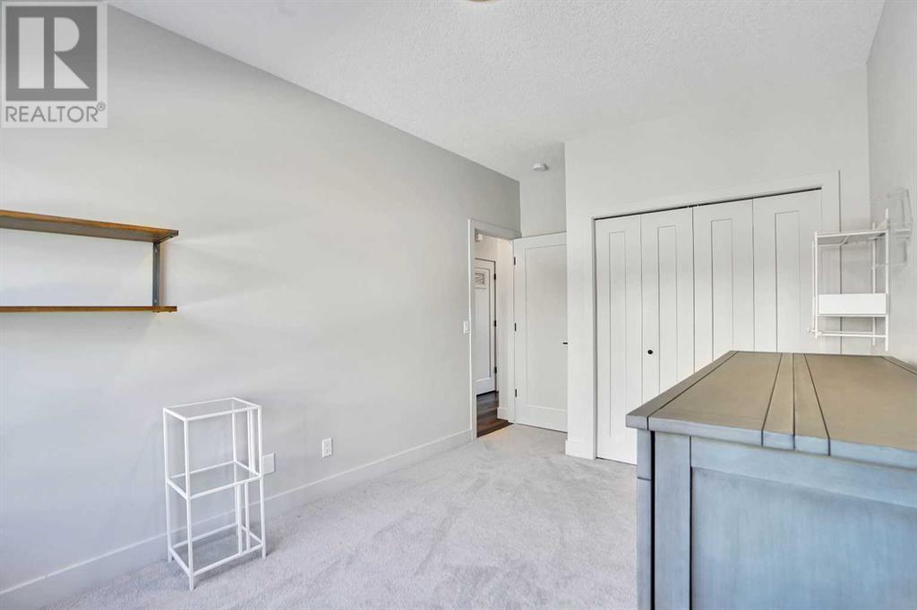 Single Family House for Sale in  Royal Elm Green NW Royal Oak Calgary 