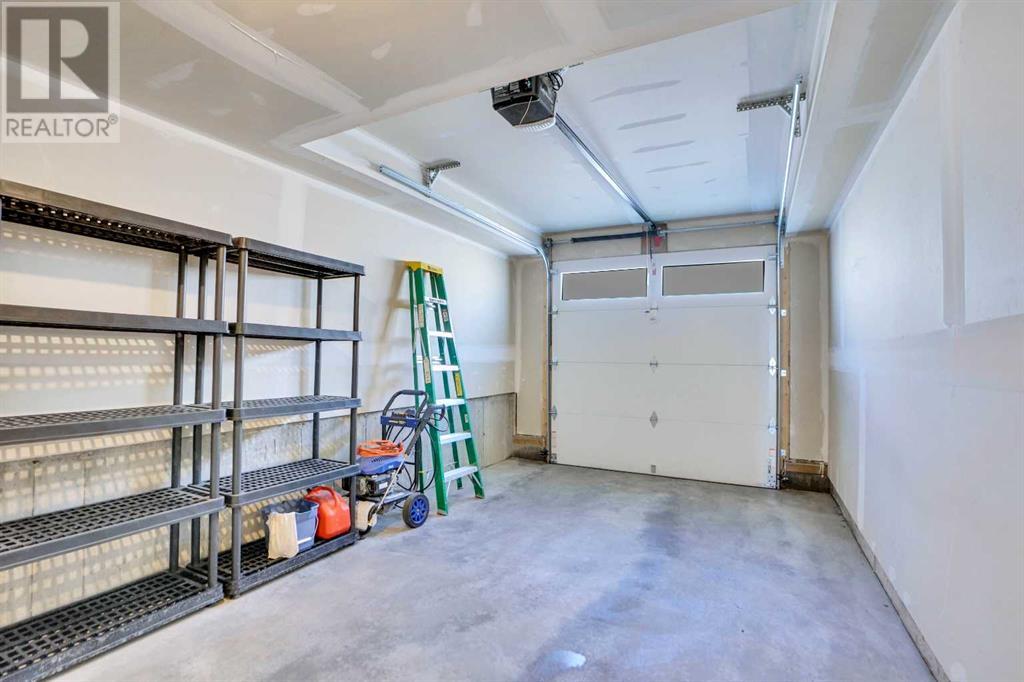 Single Family House for Sale in  Royal Elm Green NW Royal Oak Calgary 