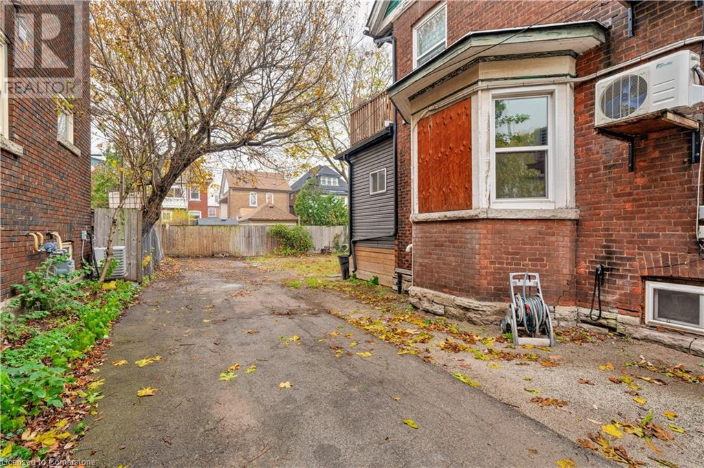 Photo 22 of 152 Sanford Avenue S, Hamilton ON