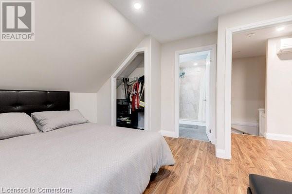 Photo 42 of 152 Sanford Avenue S, Hamilton ON
