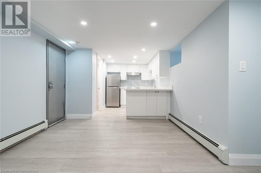 Photo 26 of 152 Sanford Avenue S, Hamilton ON
