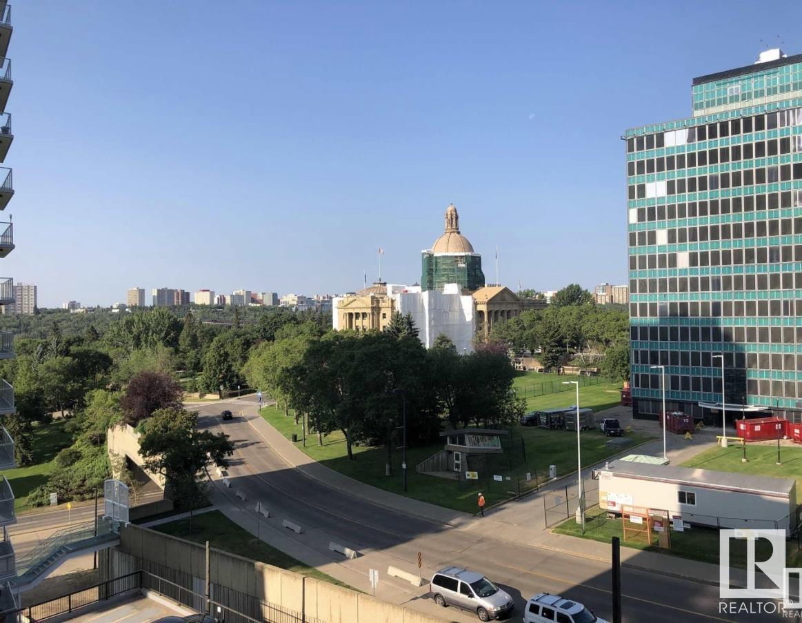 Photo 12 of 1002 9730 106 St Nw, Edmonton AB