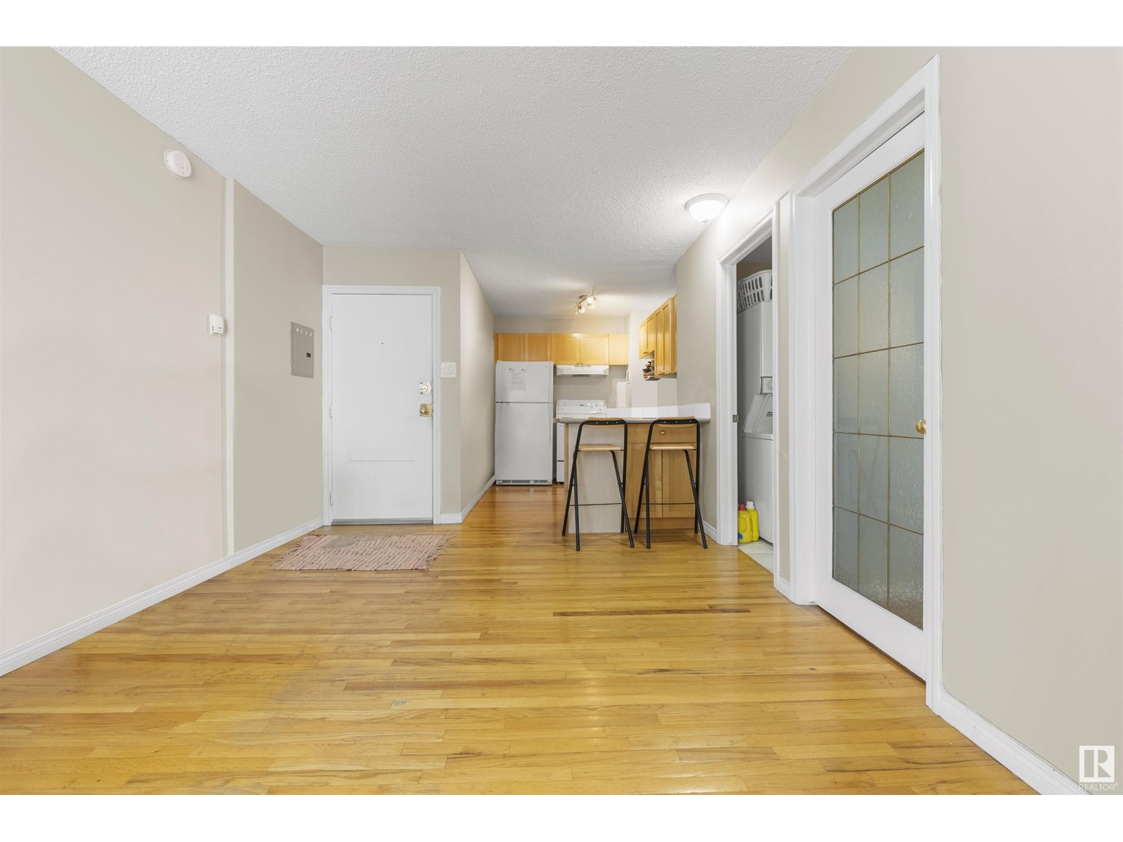 Photo 2 of 1002 9730 106 St Nw, Edmonton AB
