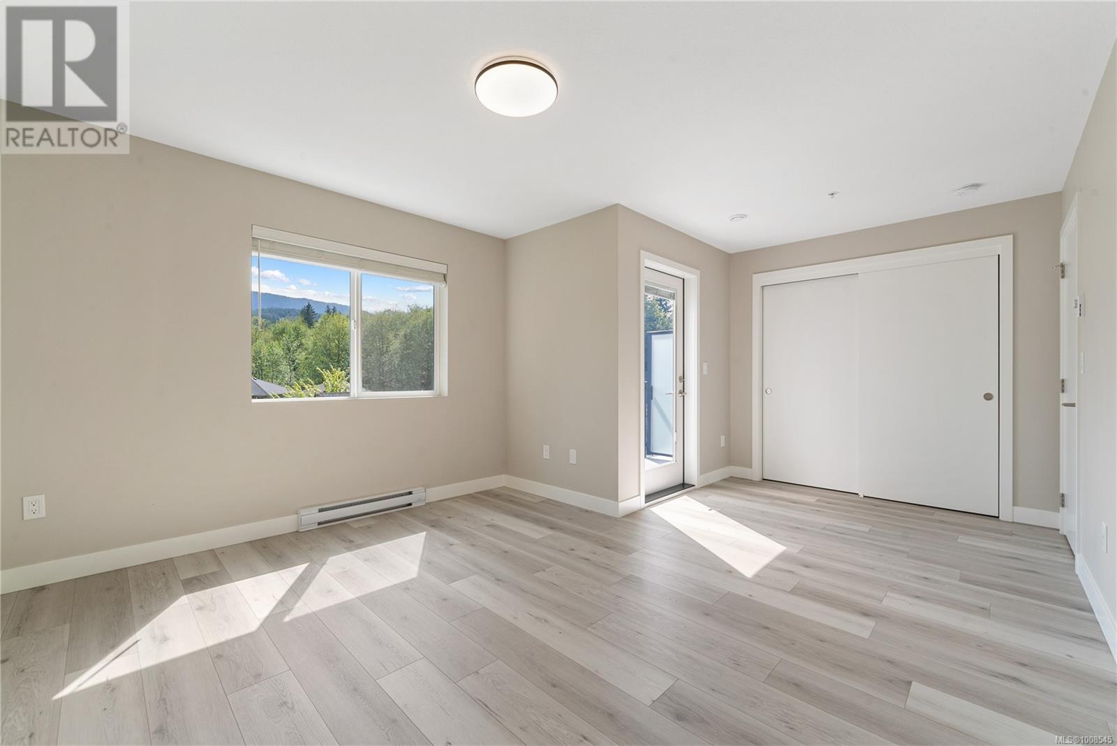 Photo 30 of 3 544 Cook St, Ladysmith BC