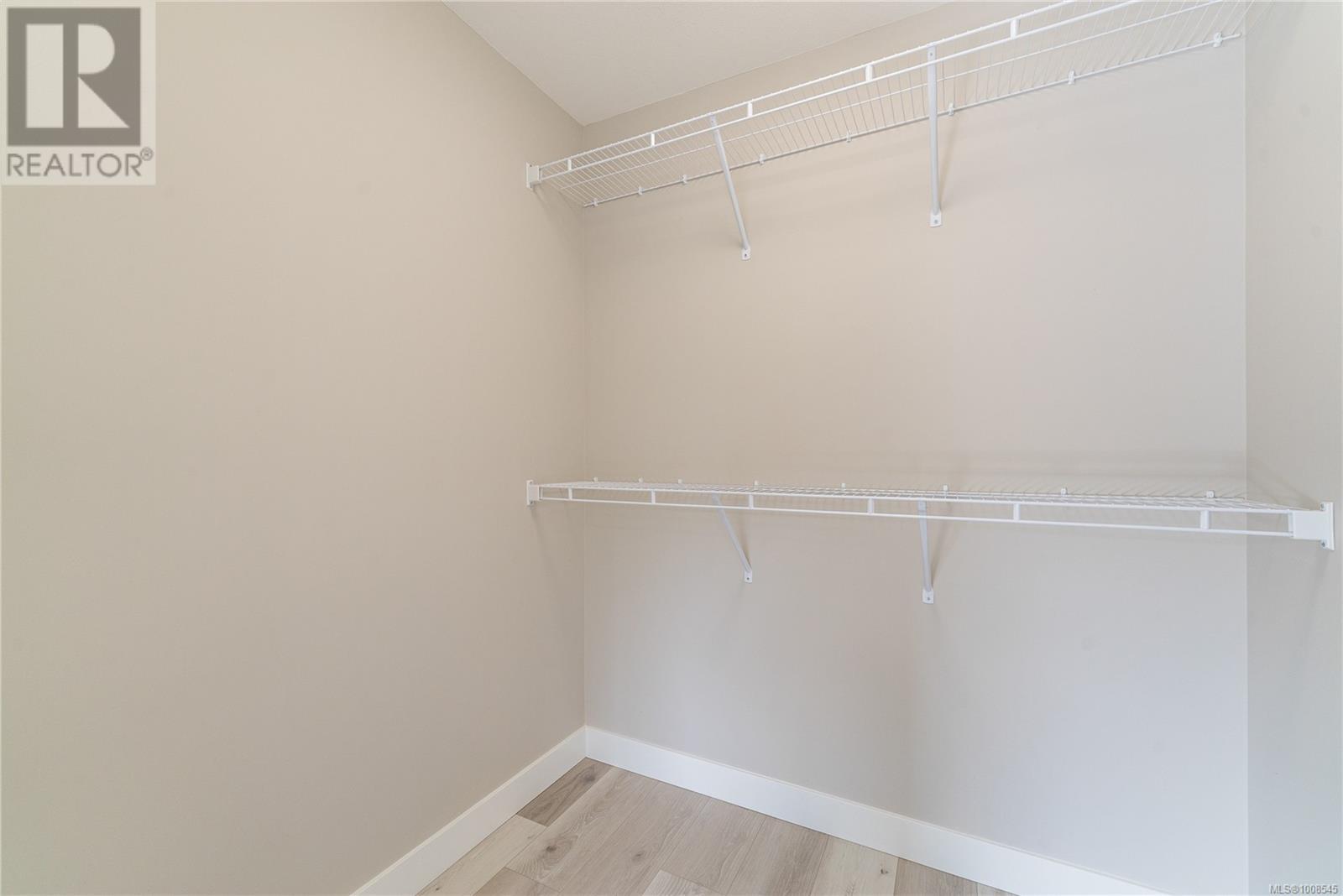 Photo 31 of 3 544 Cook St, Ladysmith BC
