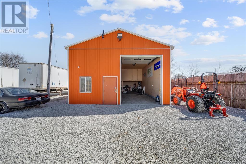 Photo 3 of 3465 71 Wilkinson Lane, Windsor ON