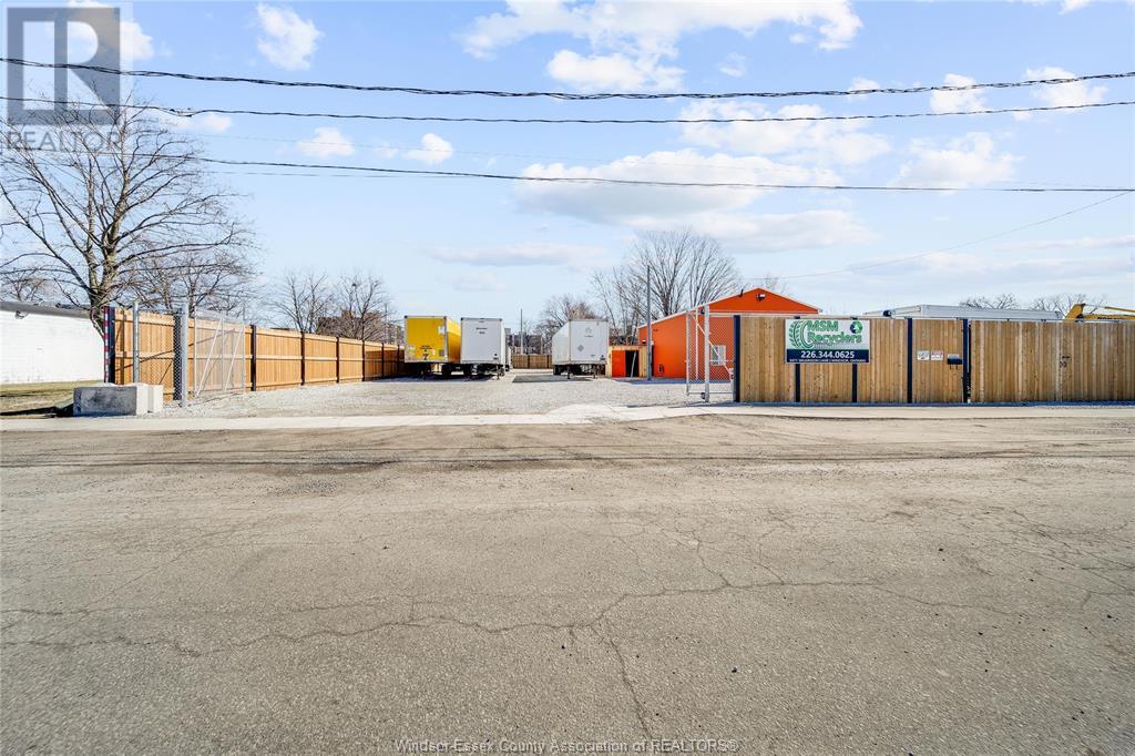 Photo 4 of 3465 71 Wilkinson Lane, Windsor ON