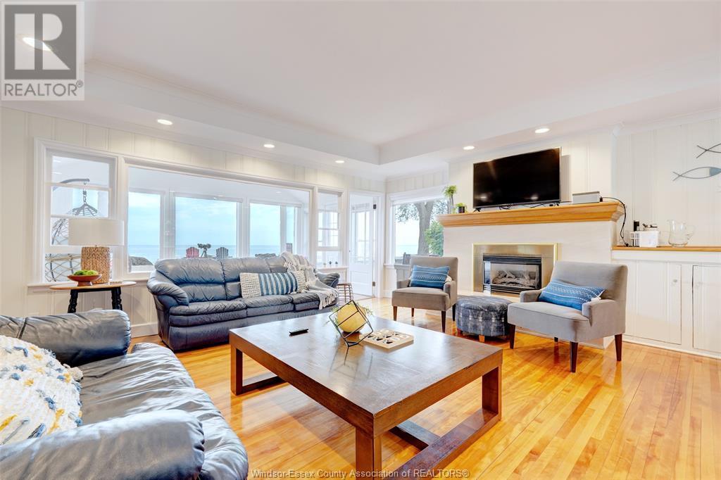 Photo 11 of 704 Point Pelee Drive, Leamington ON