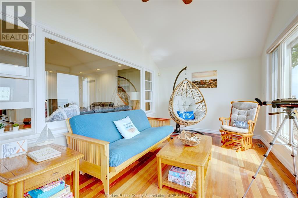 Photo 18 of 704 Point Pelee Drive, Leamington ON