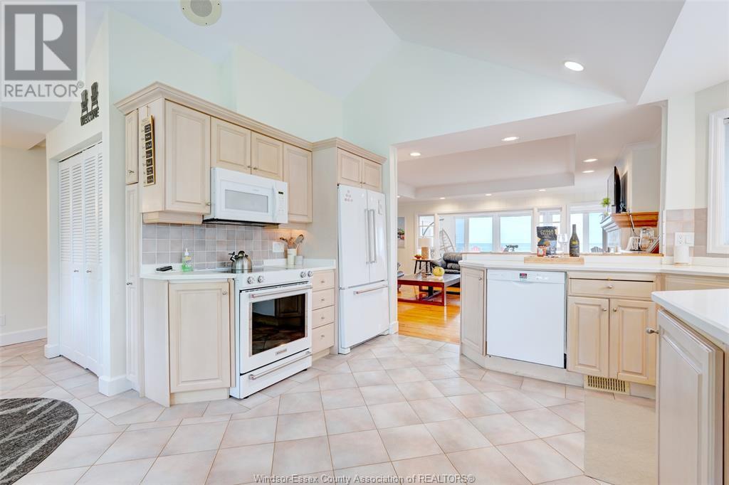 Photo 19 of 704 Point Pelee Drive, Leamington ON