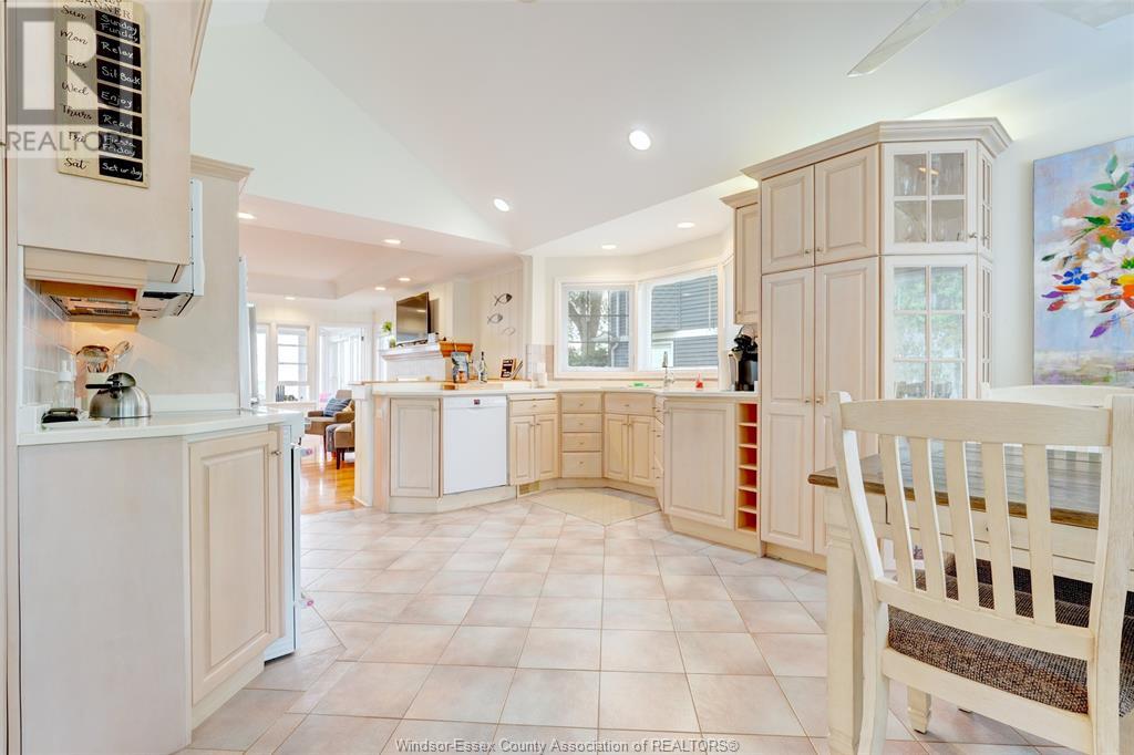 Photo 21 of 704 Point Pelee Drive, Leamington ON
