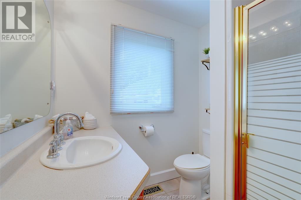 Photo 26 of 704 Point Pelee Drive, Leamington ON