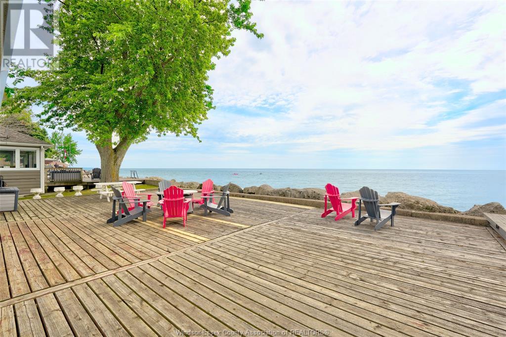 Photo 37 of 704 Point Pelee Drive, Leamington ON