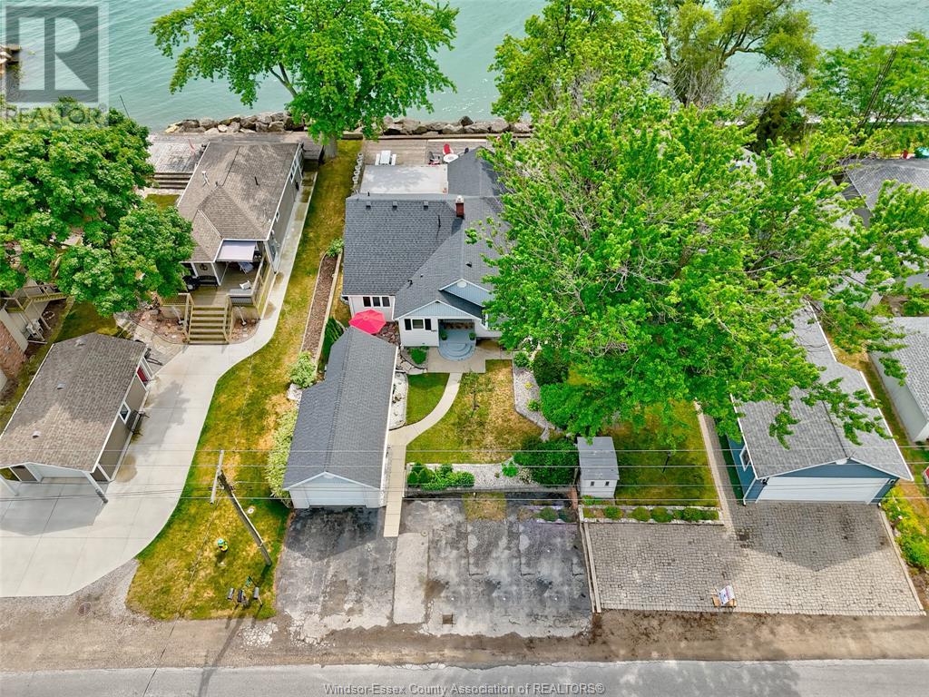 Photo 40 of 704 Point Pelee Drive, Leamington ON