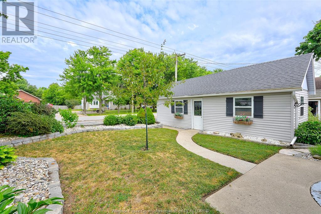 Photo 8 of 704 Point Pelee Drive, Leamington ON