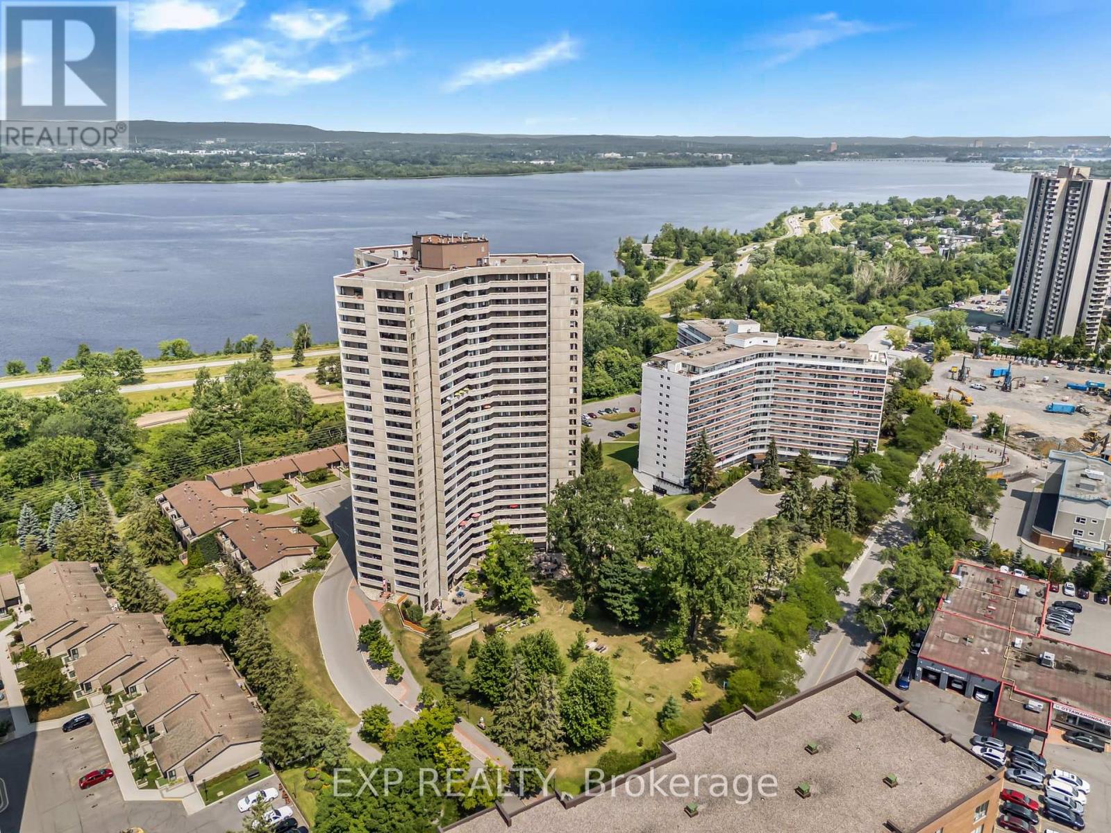 Photo 8 of 1501 1081 Ambleside Drive, Ottawa ON
