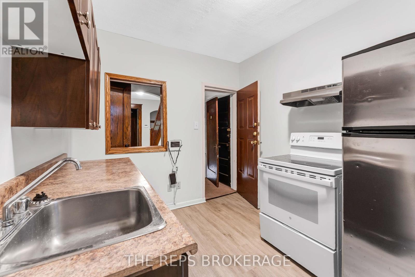 Photo 21 of 322 Waverley Street, Ottawa ON