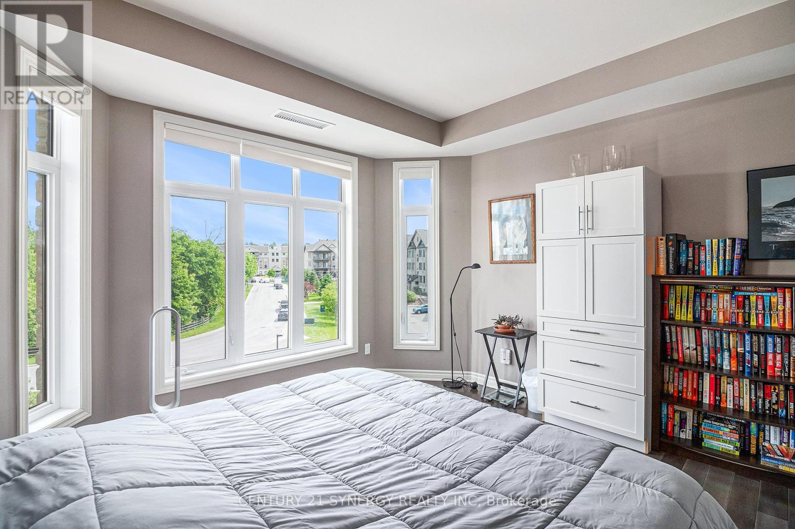 Photo 10 of 7 10 Prestige Circle, Ottawa ON