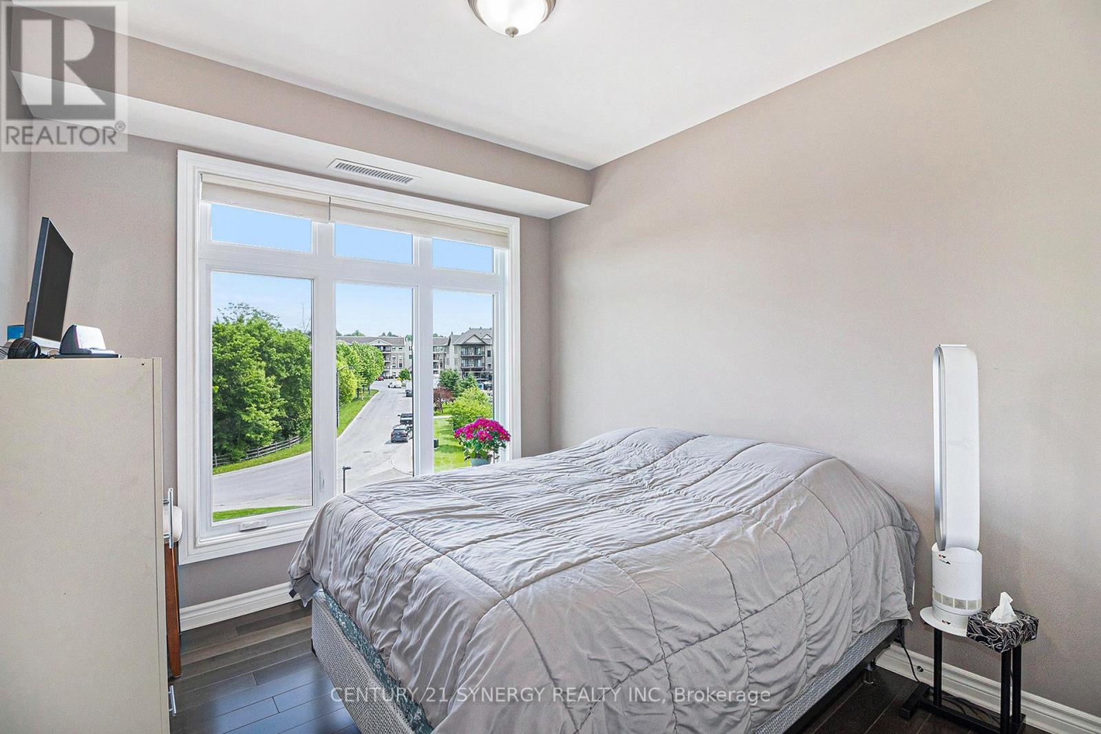 Photo 11 of 7 10 Prestige Circle, Ottawa ON