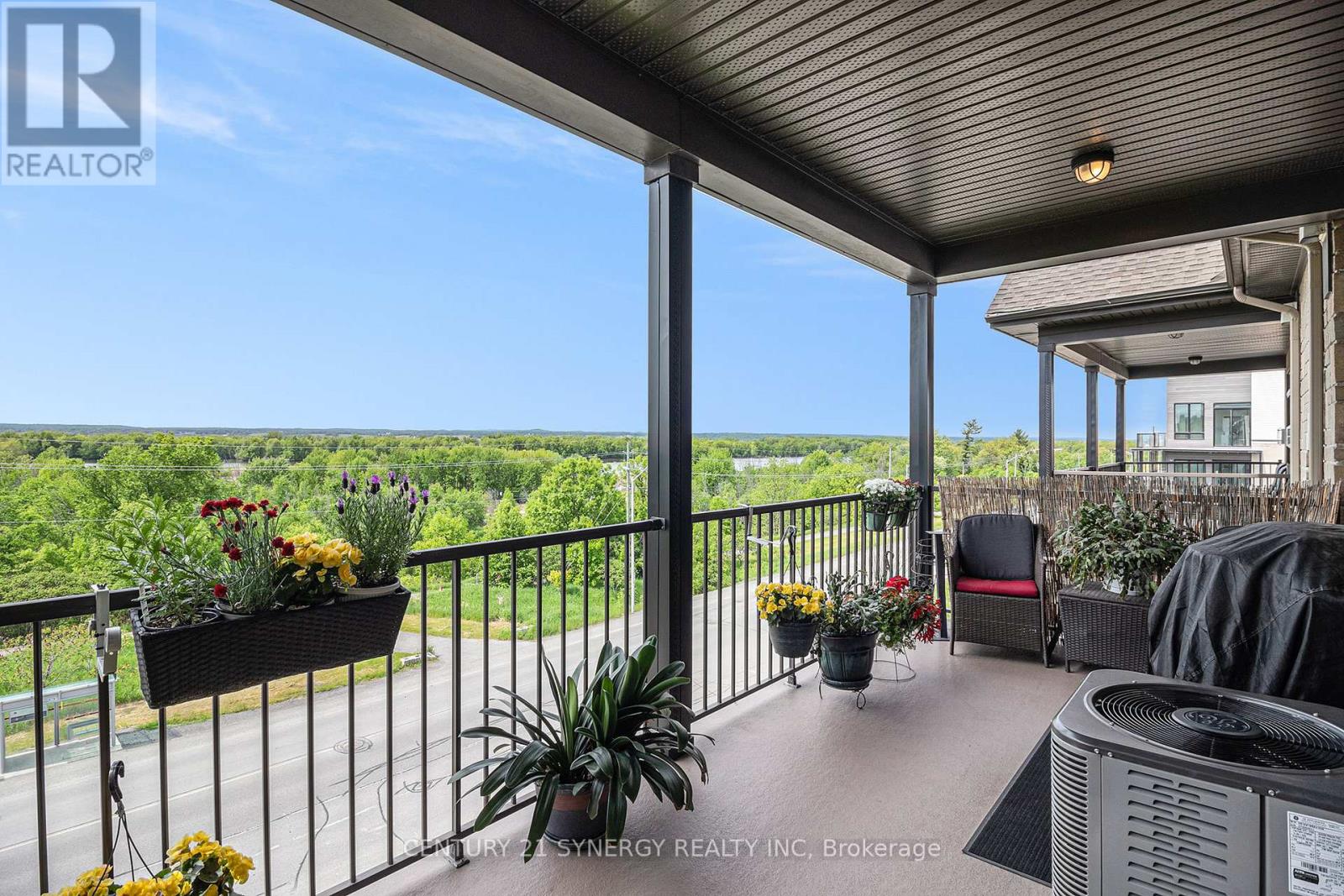 Photo 14 of 7 10 Prestige Circle, Ottawa ON