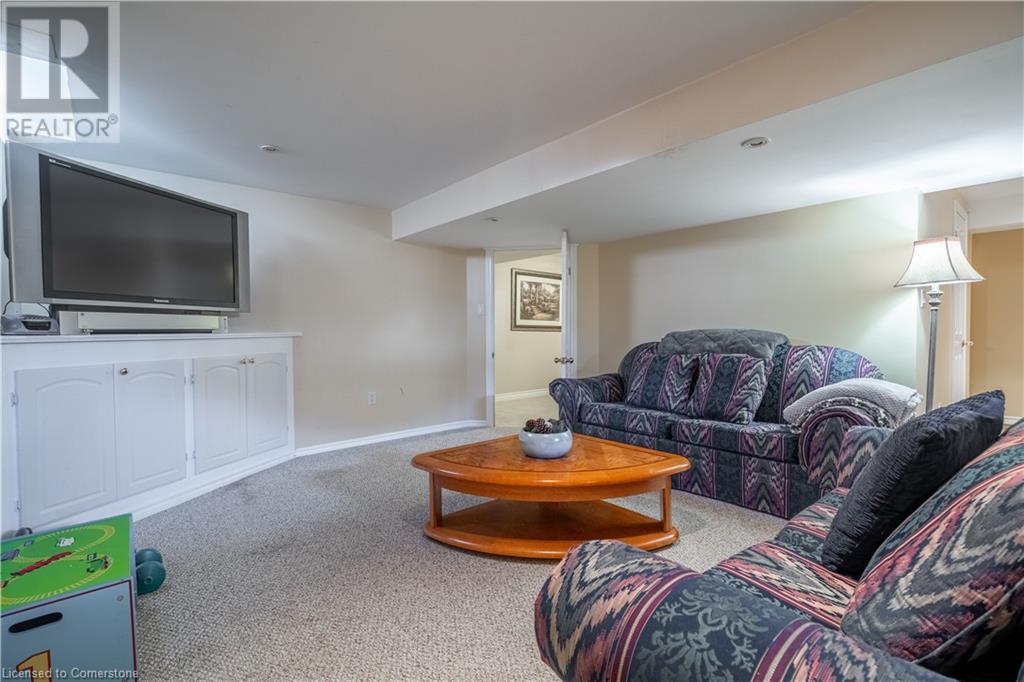 Photo 26 of 89 Meadowlands Boulevard, Ancaster ON