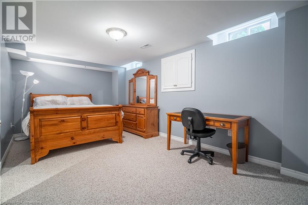 Photo 15 of 89 Meadowlands Boulevard, Ancaster ON