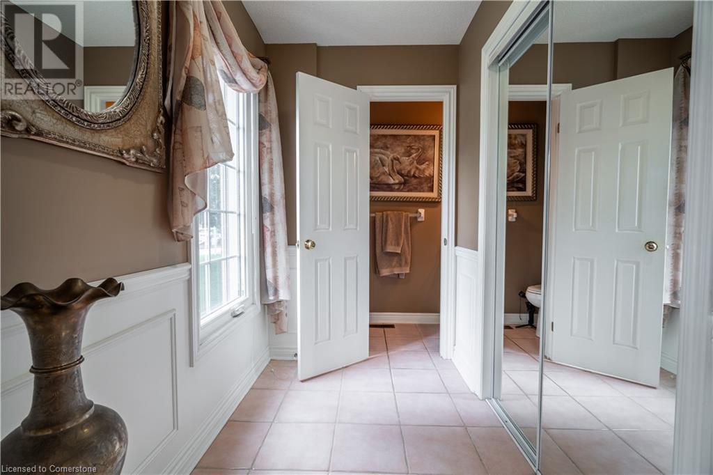 Photo 23 of 89 Meadowlands Boulevard, Ancaster ON