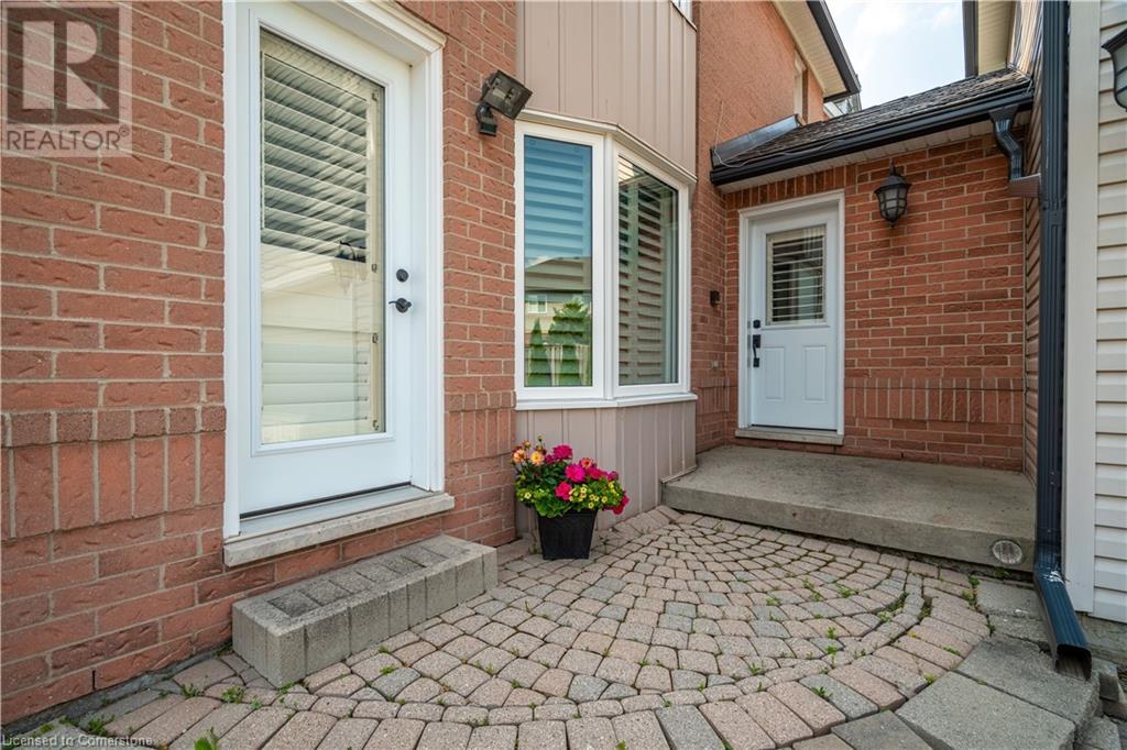 Photo 3 of 89 Meadowlands Boulevard, Ancaster ON