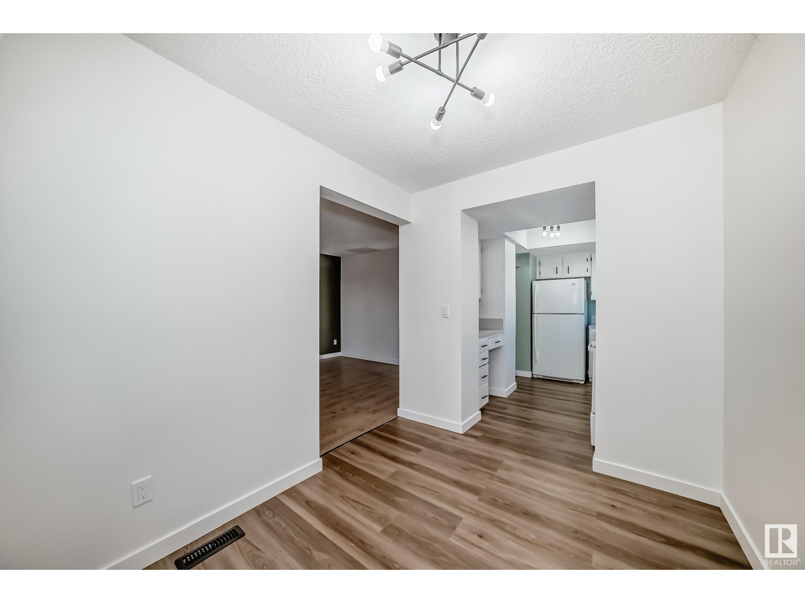 Photo 26 of 2369 139 Av Nw, Edmonton AB