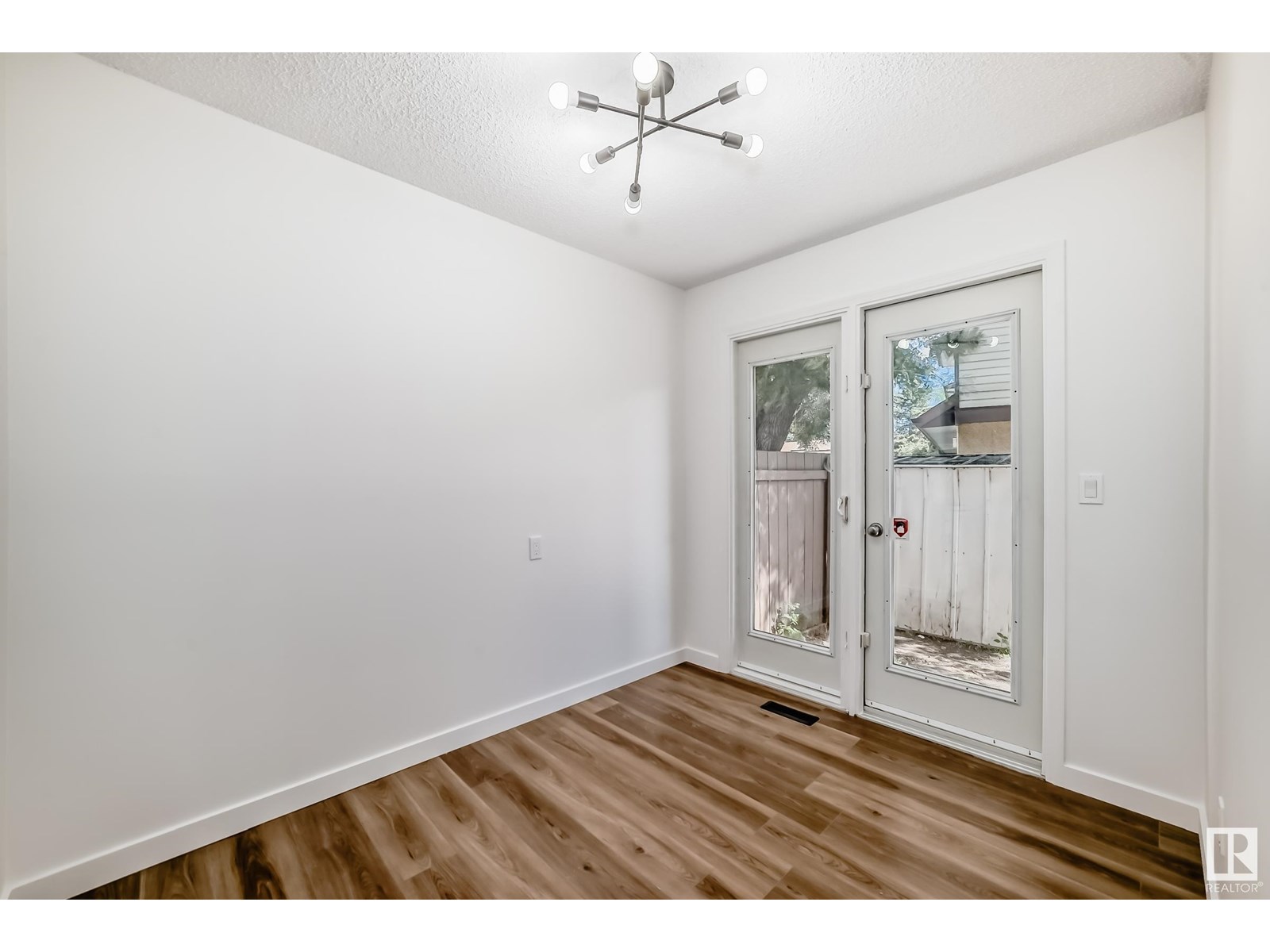 Photo 14 of 2369 139 Av Nw, Edmonton AB