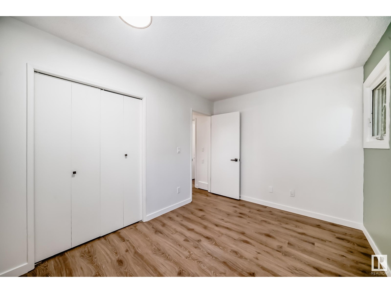 Photo 16 of 2369 139 Av Nw, Edmonton AB