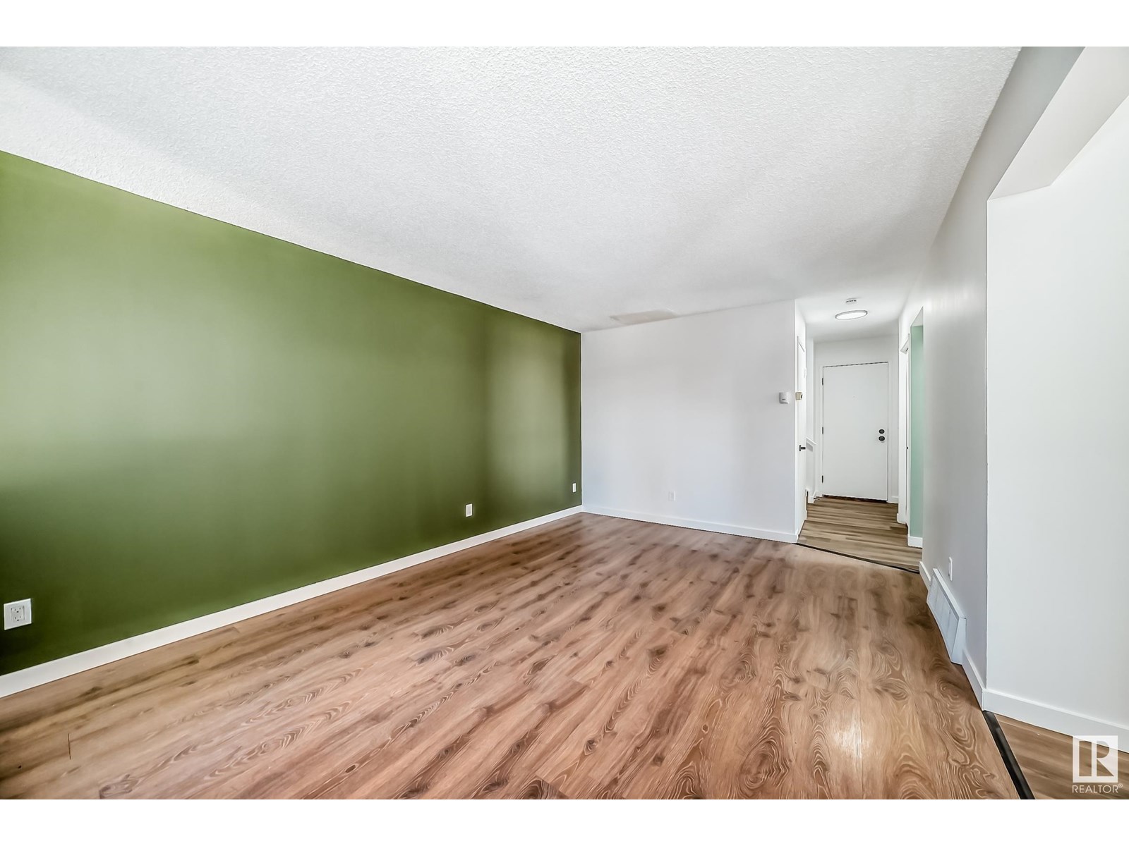 Photo 4 of 2369 139 Av Nw, Edmonton AB