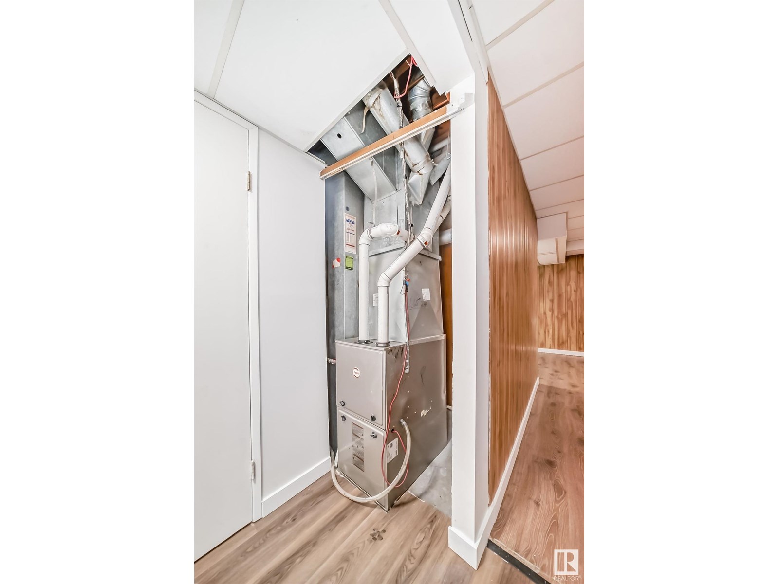 Photo 8 of 2369 139 Av Nw, Edmonton AB