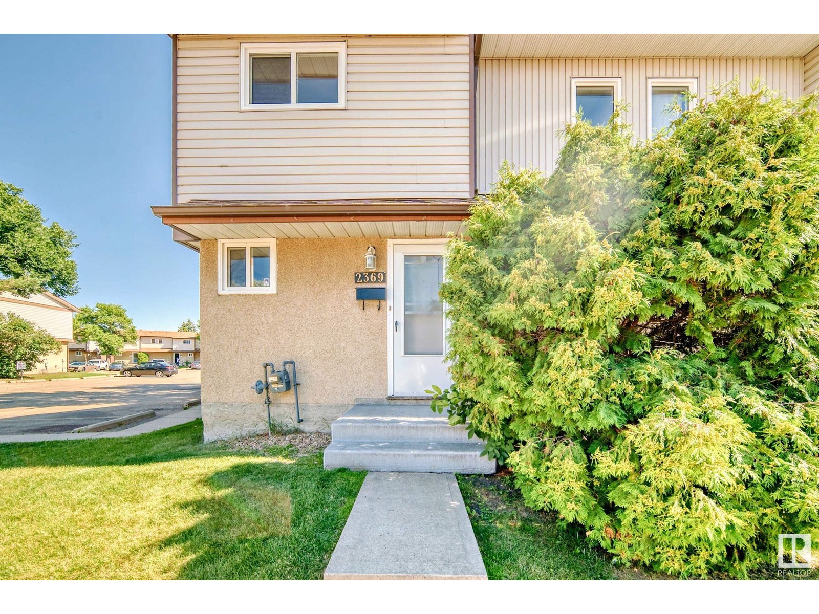 Photo 9 of 2369 139 Av Nw, Edmonton AB