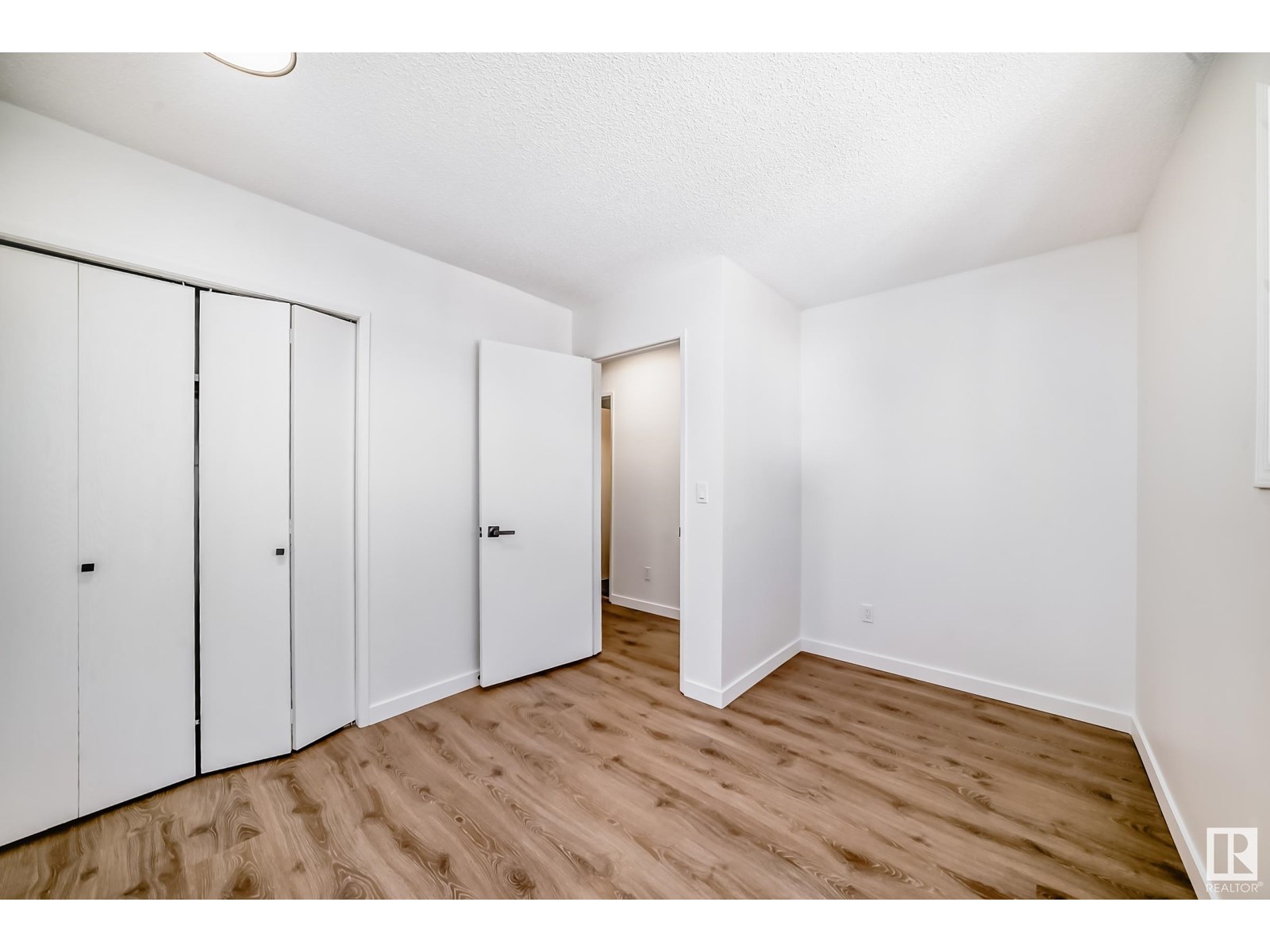 Photo 5 of 2369 139 Av Nw, Edmonton AB