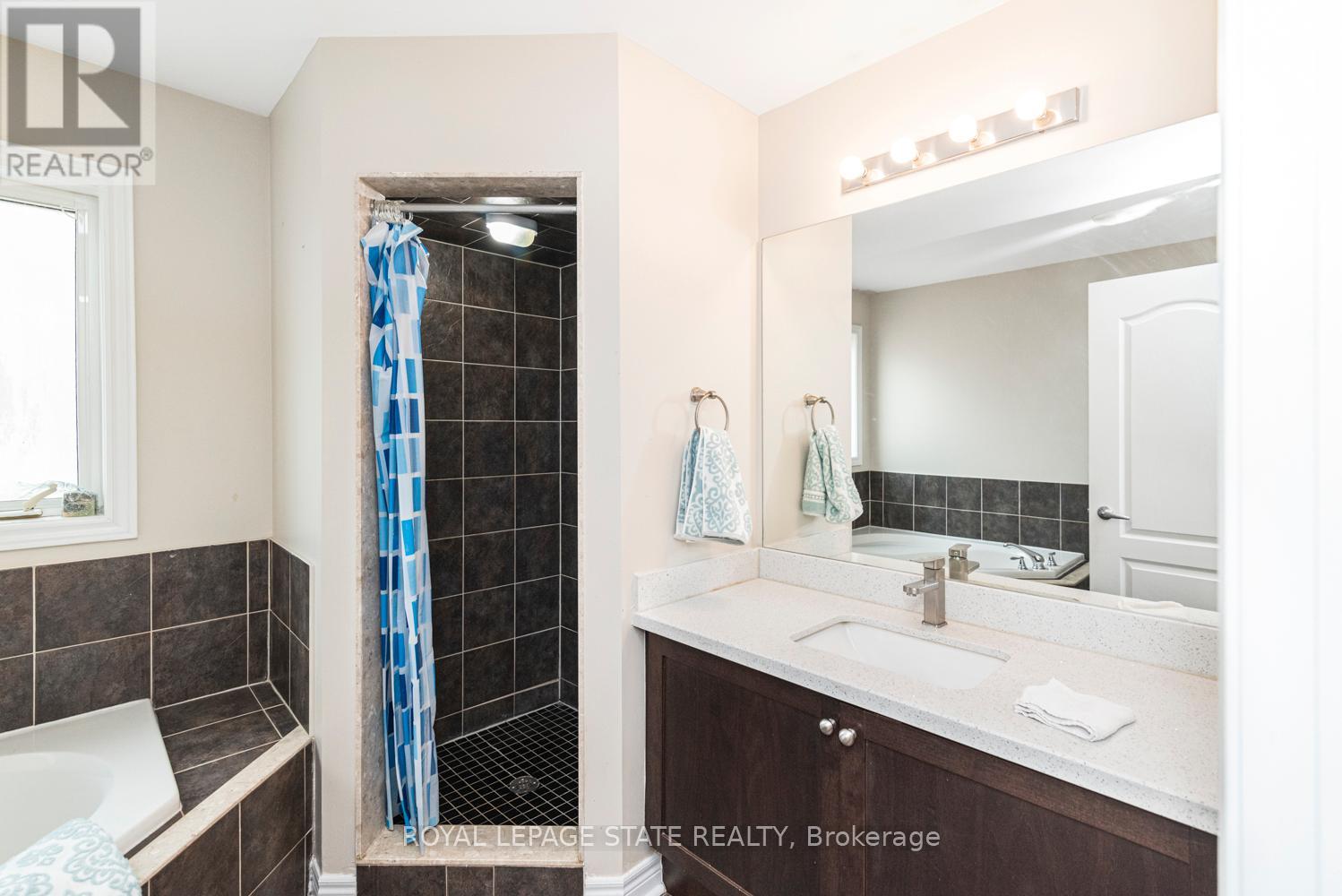 Photo 30 of 4825 Verdi Street, Burlington ON