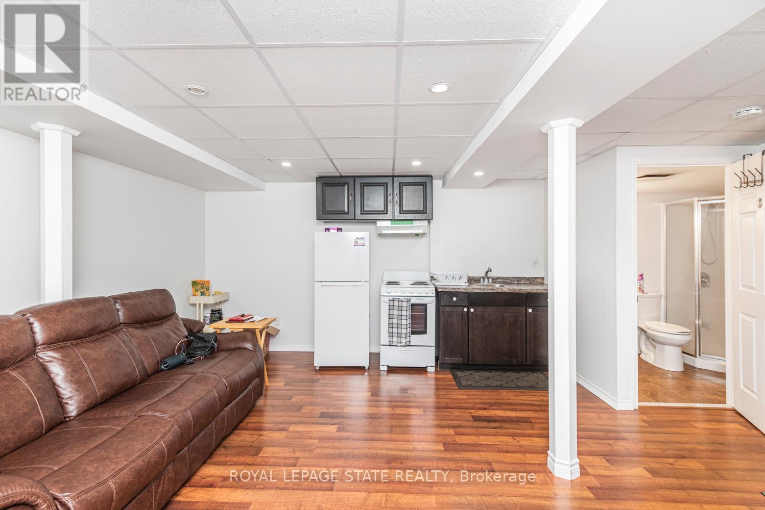 Photo 34 of 4825 Verdi Street, Burlington ON
