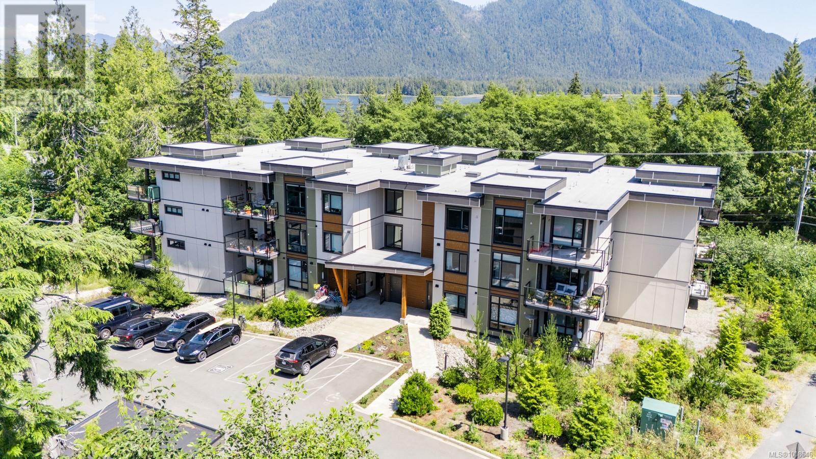 206 700 Yew Wood Rd, Tofino