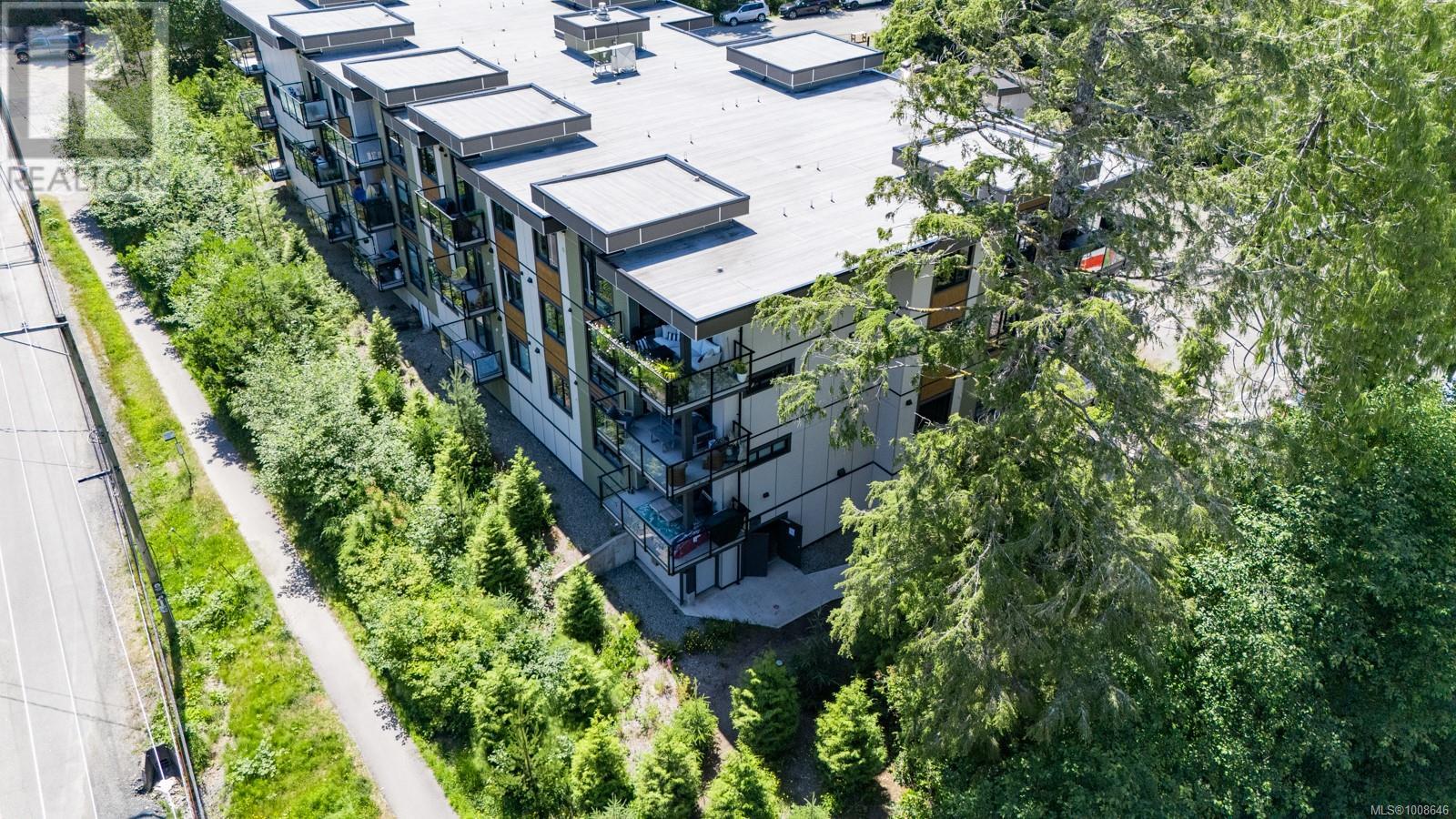 206 700 Yew Wood Rd, Tofino