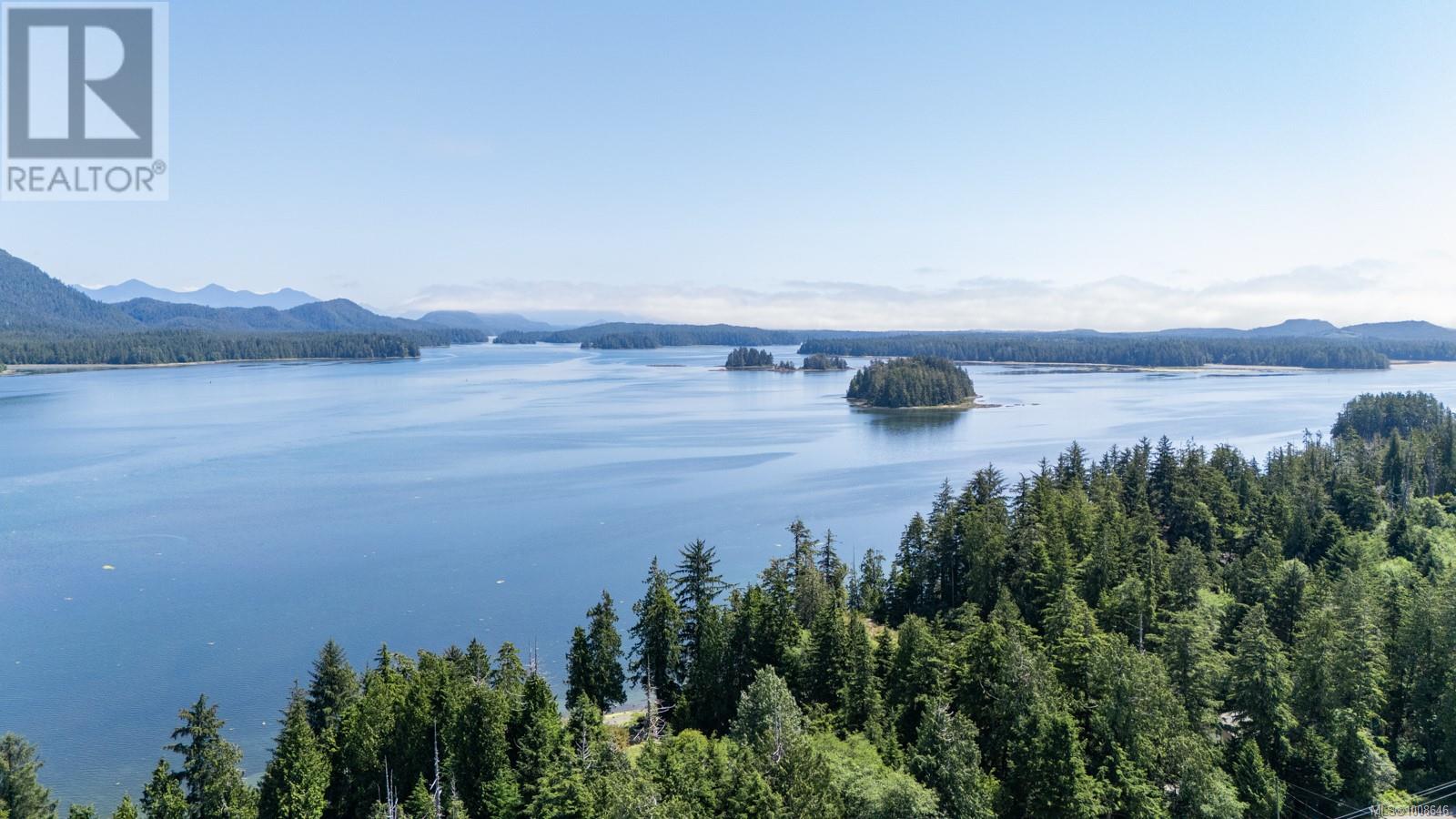 206 700 Yew Wood Rd, Tofino