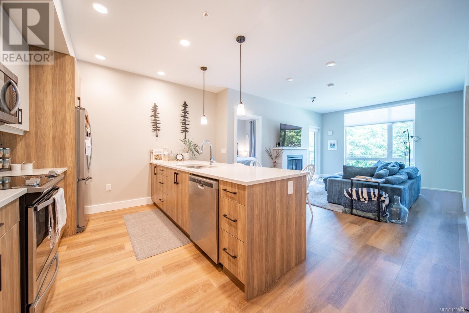 206 700 Yew Wood Rd, Tofino