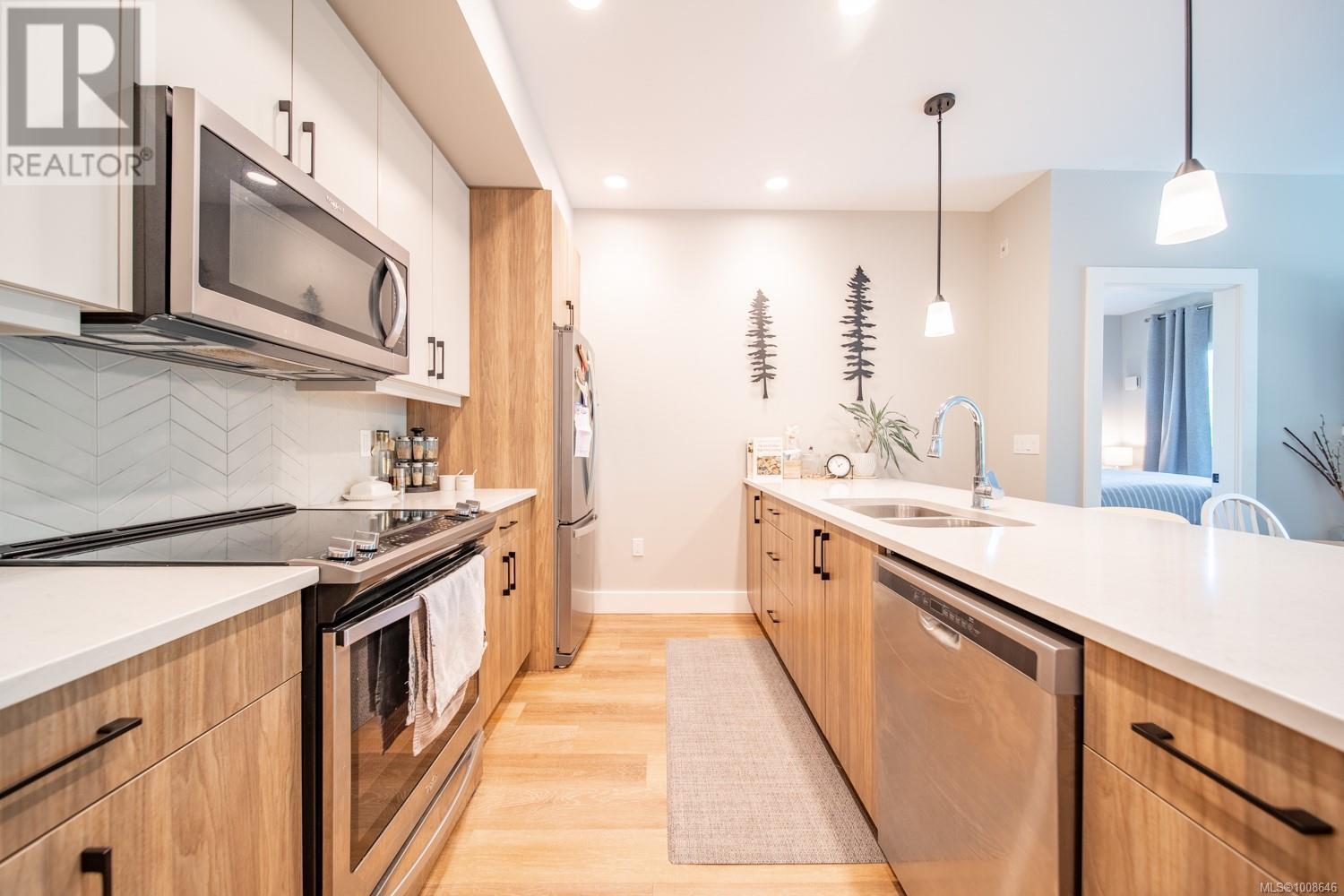 206 700 Yew Wood Rd, Tofino