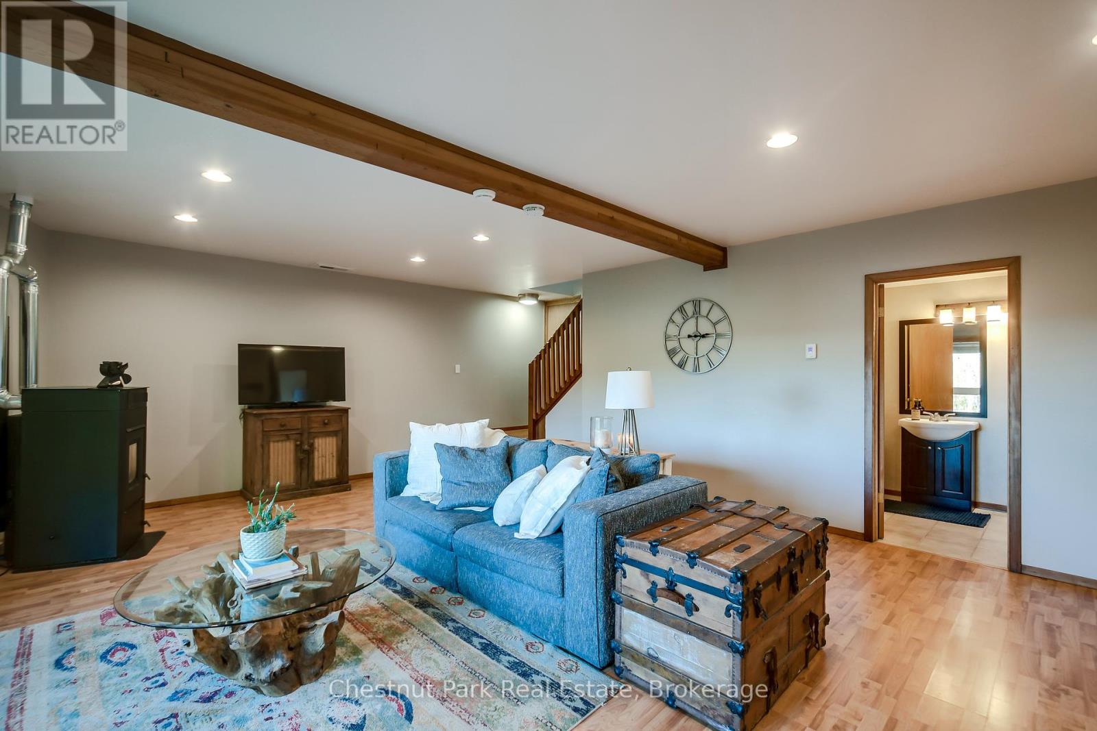 Photo 18 of 1033 Point Ideal Road, Lake Of Bays ON