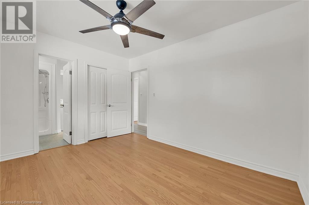 Photo 23 of 46 Oriole Crescent, Grimsby ON