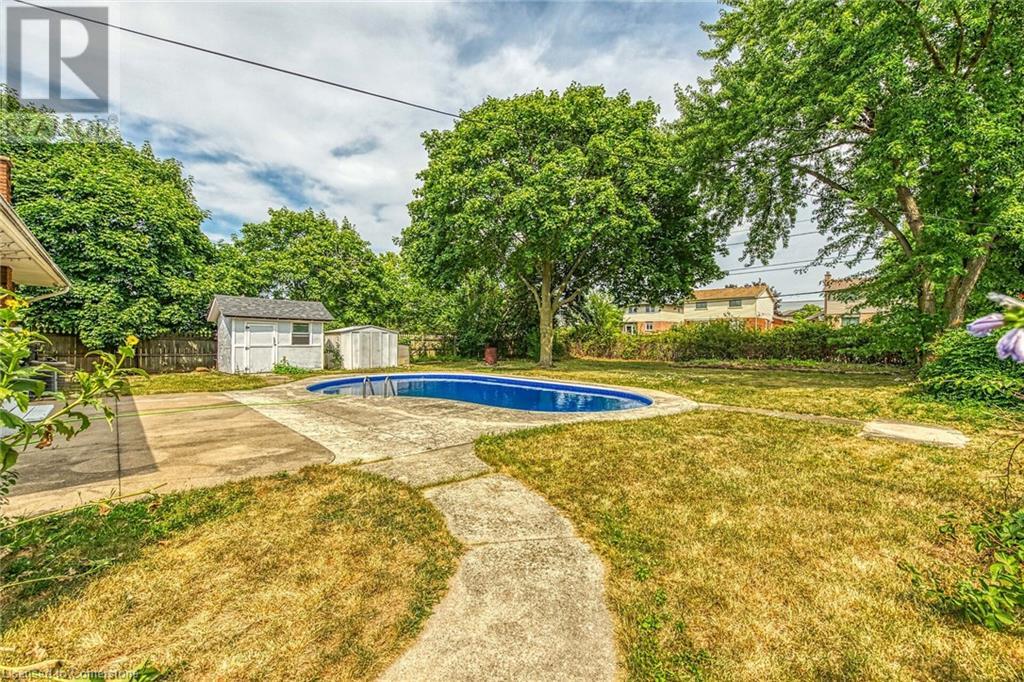 Photo 32 of 46 Oriole Crescent, Grimsby ON