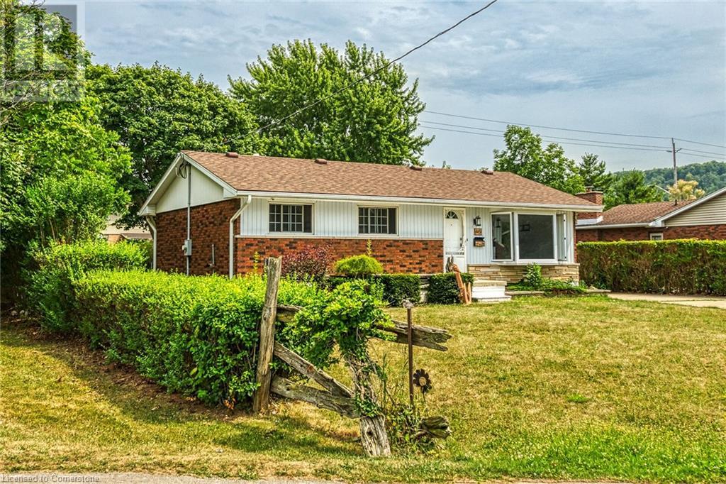 Photo 5 of 46 Oriole Crescent, Grimsby ON