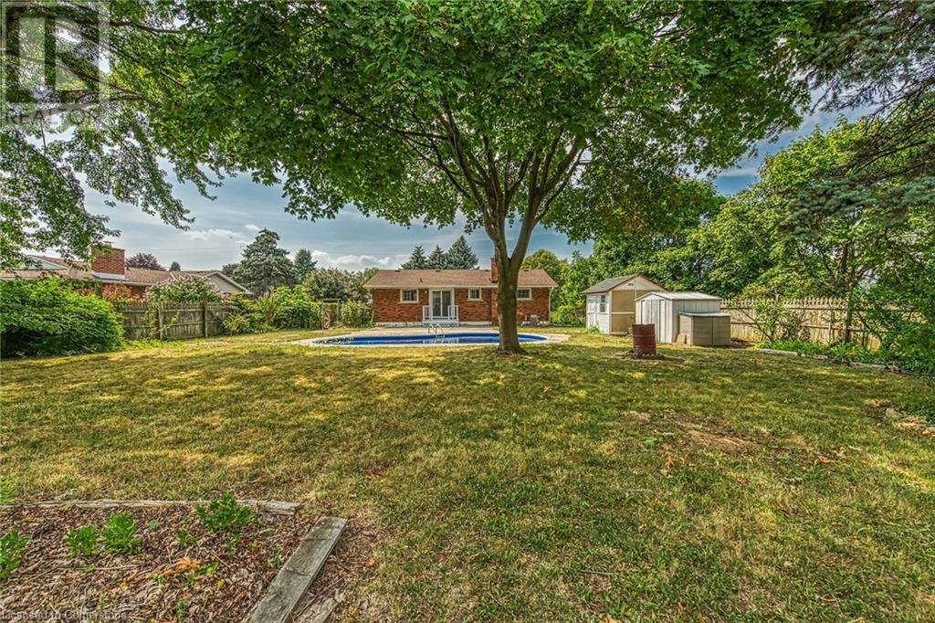 Photo 40 of 46 Oriole Crescent, Grimsby ON