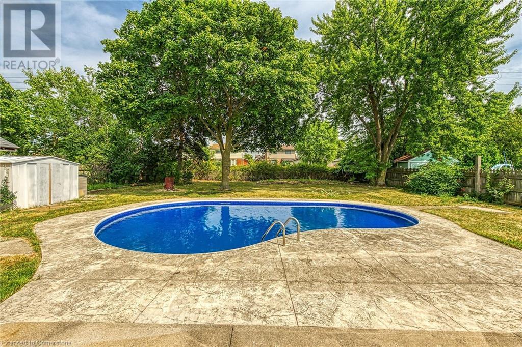 Photo 34 of 46 Oriole Crescent, Grimsby ON